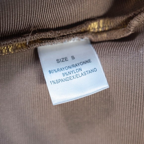 Consigned* Gold Textured Spandex Crop Top, Sz Sm - Picture 3 of 4